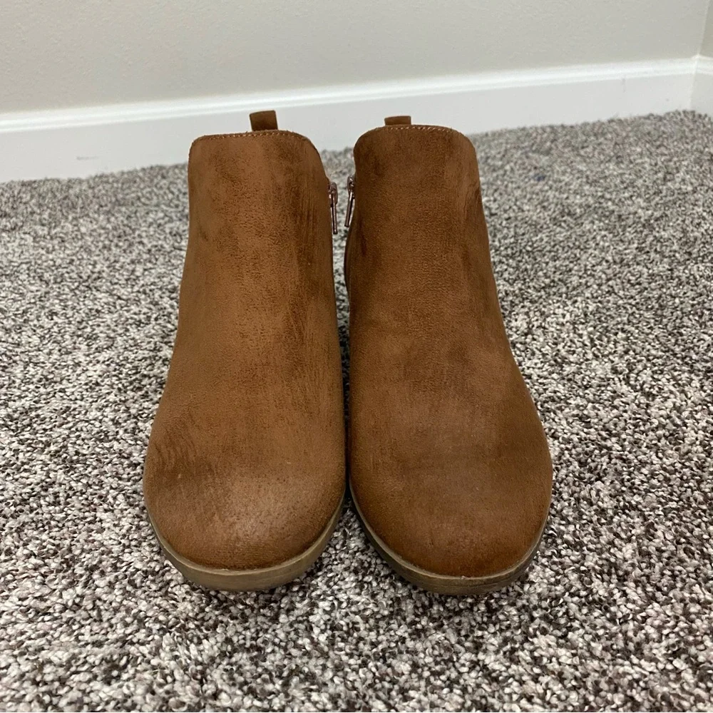 Arizona Jeans Co‎ Brown Booties Neutral Woman's Size 10